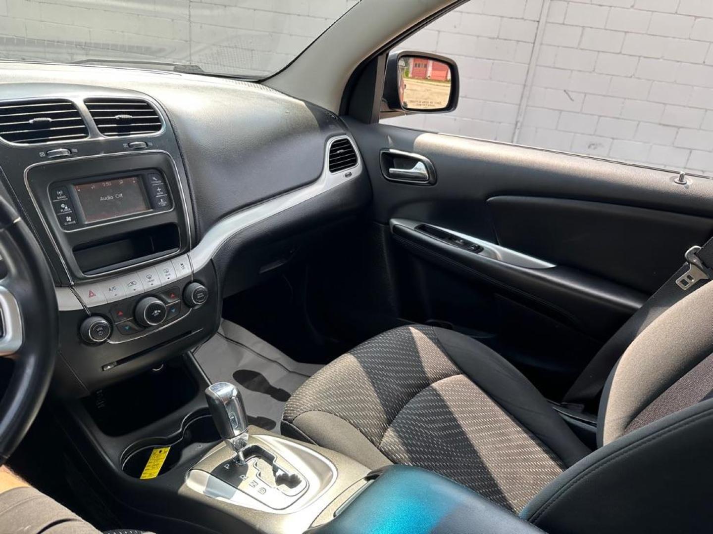 2017 BLUE DODGE JOURNEY SE (3C4PDCAB0HT) with an 2.4L engine, Automatic transmission, located at 1708 Broadway, Rockford, IL, 61104, (815) 397-5010, 42.252522, -89.069359 - Photo#13