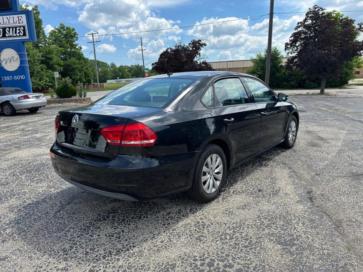 2013 BLACK VOLKSWAGEN PASSAT S (1VWAP7A39DC) with an 2.5L engine, Automatic transmission, located at 1708 Broadway, Rockford, IL, 61104, (815) 397-5010, 42.252522, -89.069359 - Photo#3
