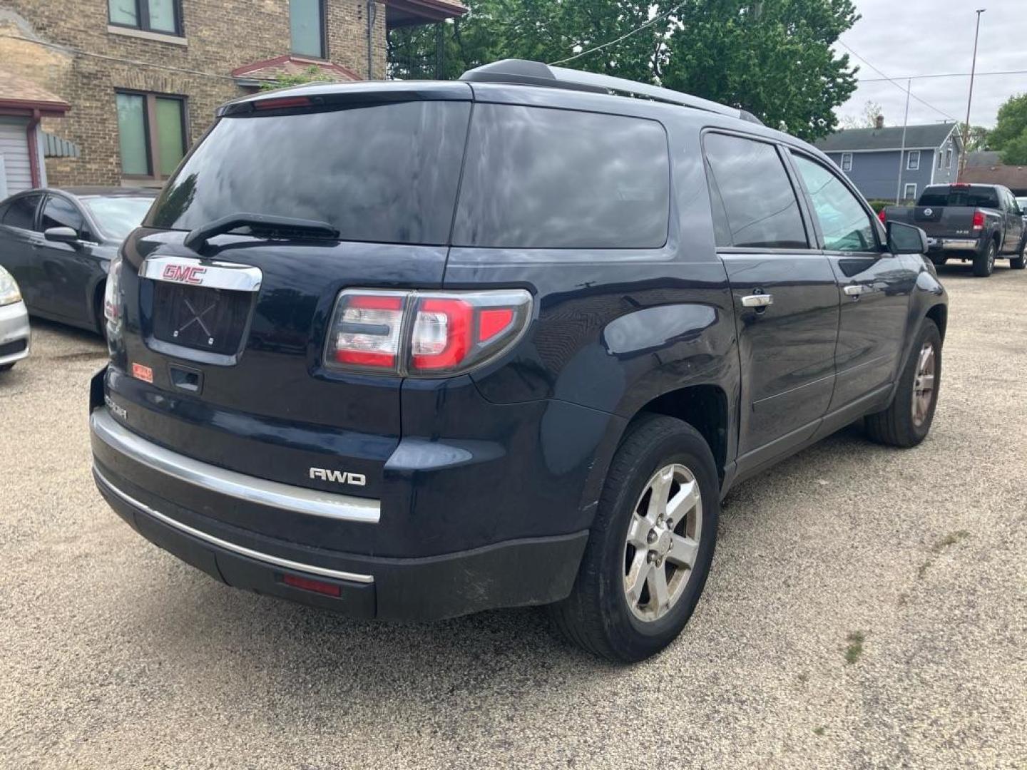 2015 BLUE GMC ACADIA SLE (1GKKVPKD5FJ) with an 3.6L engine, Automatic transmission, located at 1708 Broadway, Rockford, IL, 61104, (815) 397-5010, 42.252522, -89.069359 - Photo#2