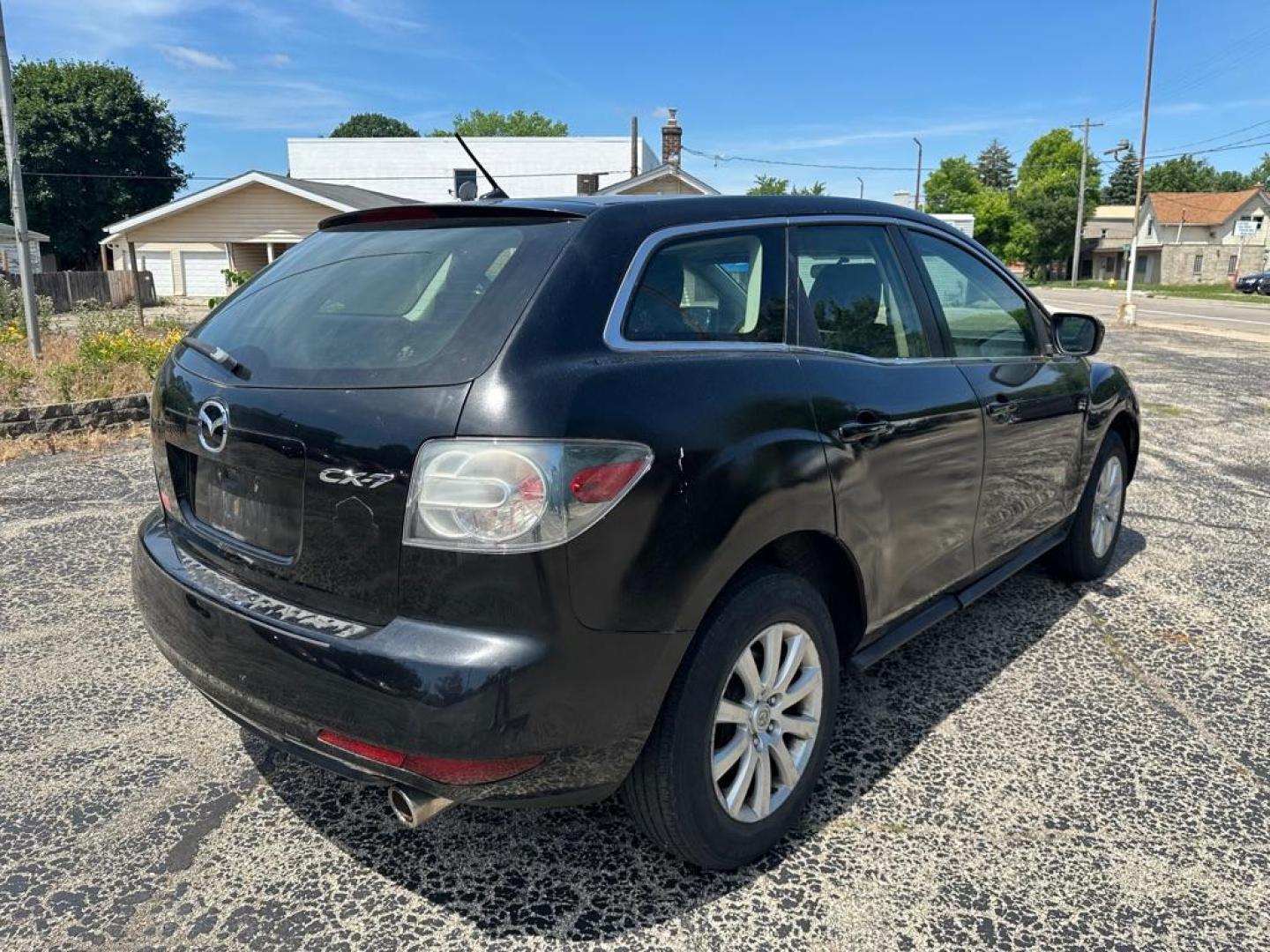 2011 BLACK MAZDA CX-7 (JM3ER2A53B0) with an 2.5L engine, Automatic transmission, located at 1708 Broadway, Rockford, IL, 61104, (815) 397-5010, 42.252522, -89.069359 - Photo#2