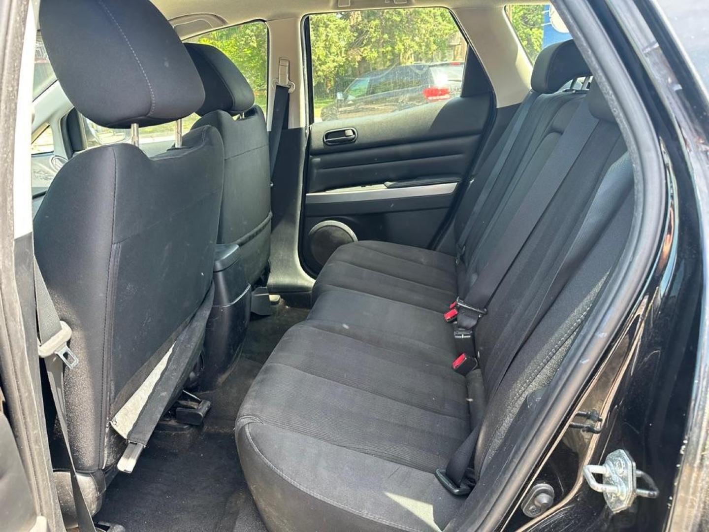 2011 BLACK MAZDA CX-7 (JM3ER2A53B0) with an 2.5L engine, Automatic transmission, located at 1708 Broadway, Rockford, IL, 61104, (815) 397-5010, 42.252522, -89.069359 - Photo#4