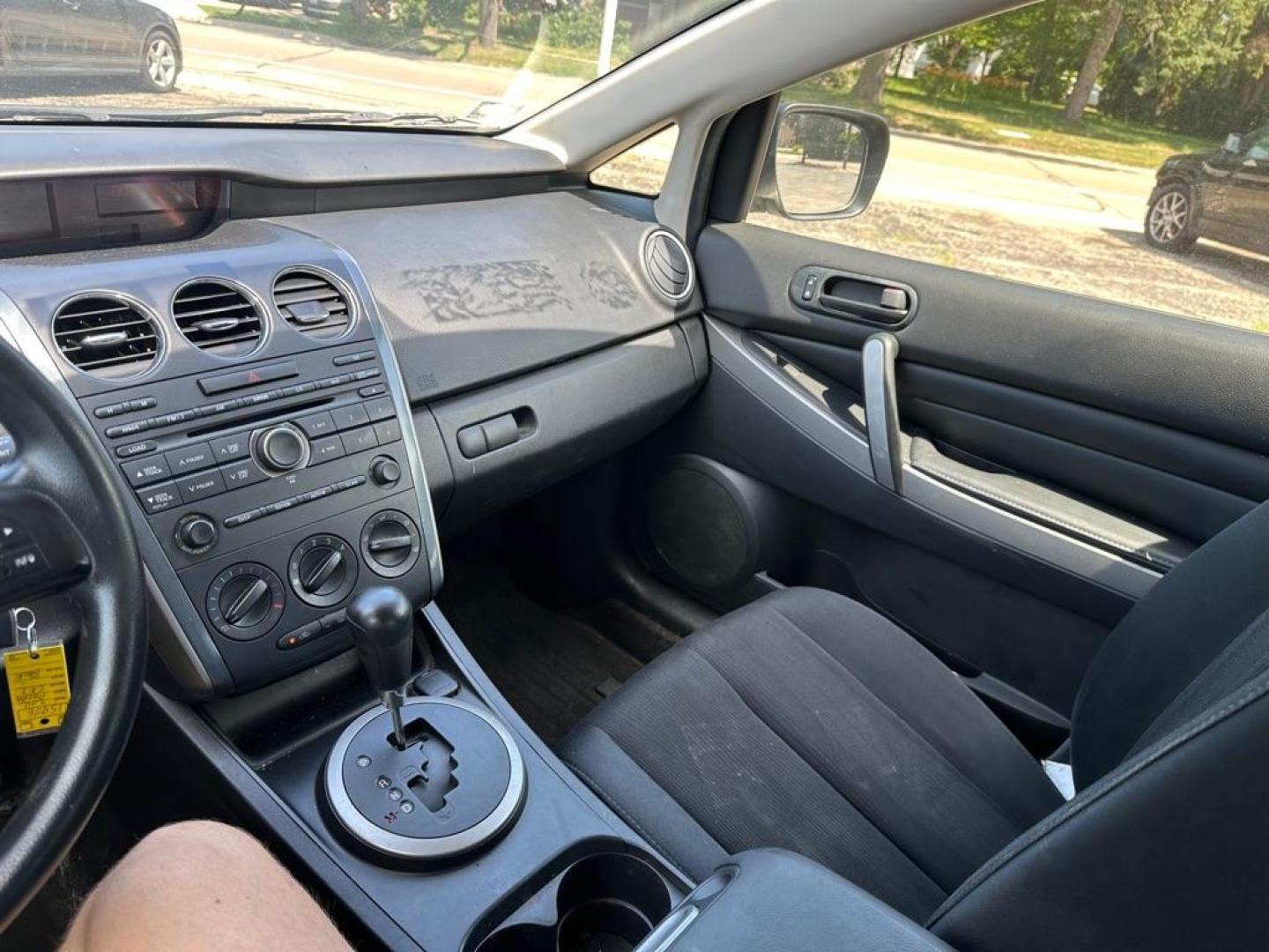 2011 BLACK MAZDA CX-7 (JM3ER2A53B0) with an 2.5L engine, Automatic transmission, located at 1708 Broadway, Rockford, IL, 61104, (815) 397-5010, 42.252522, -89.069359 - Photo#10
