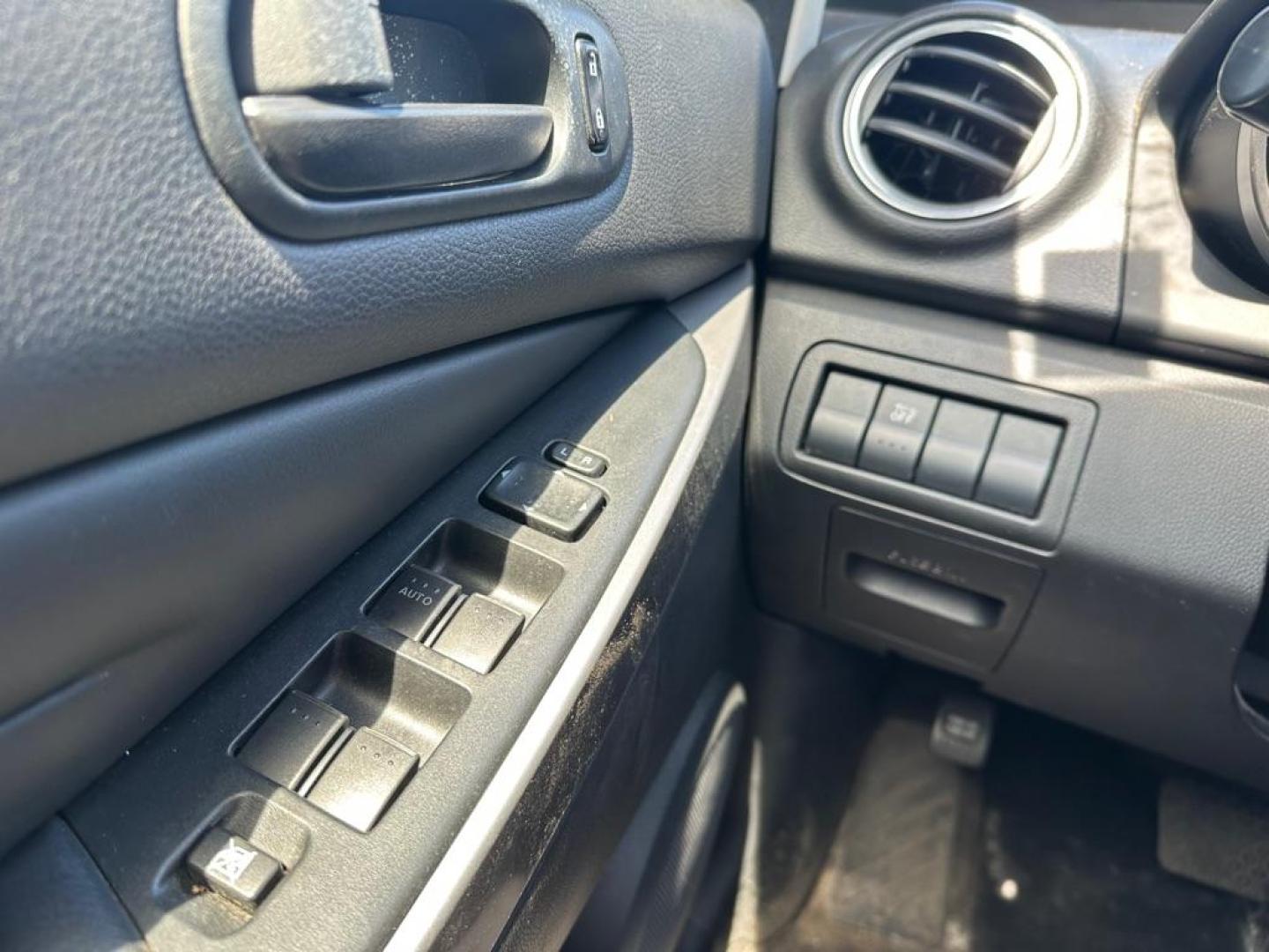 2011 BLACK MAZDA CX-7 (JM3ER2A53B0) with an 2.5L engine, Automatic transmission, located at 1708 Broadway, Rockford, IL, 61104, (815) 397-5010, 42.252522, -89.069359 - Photo#12