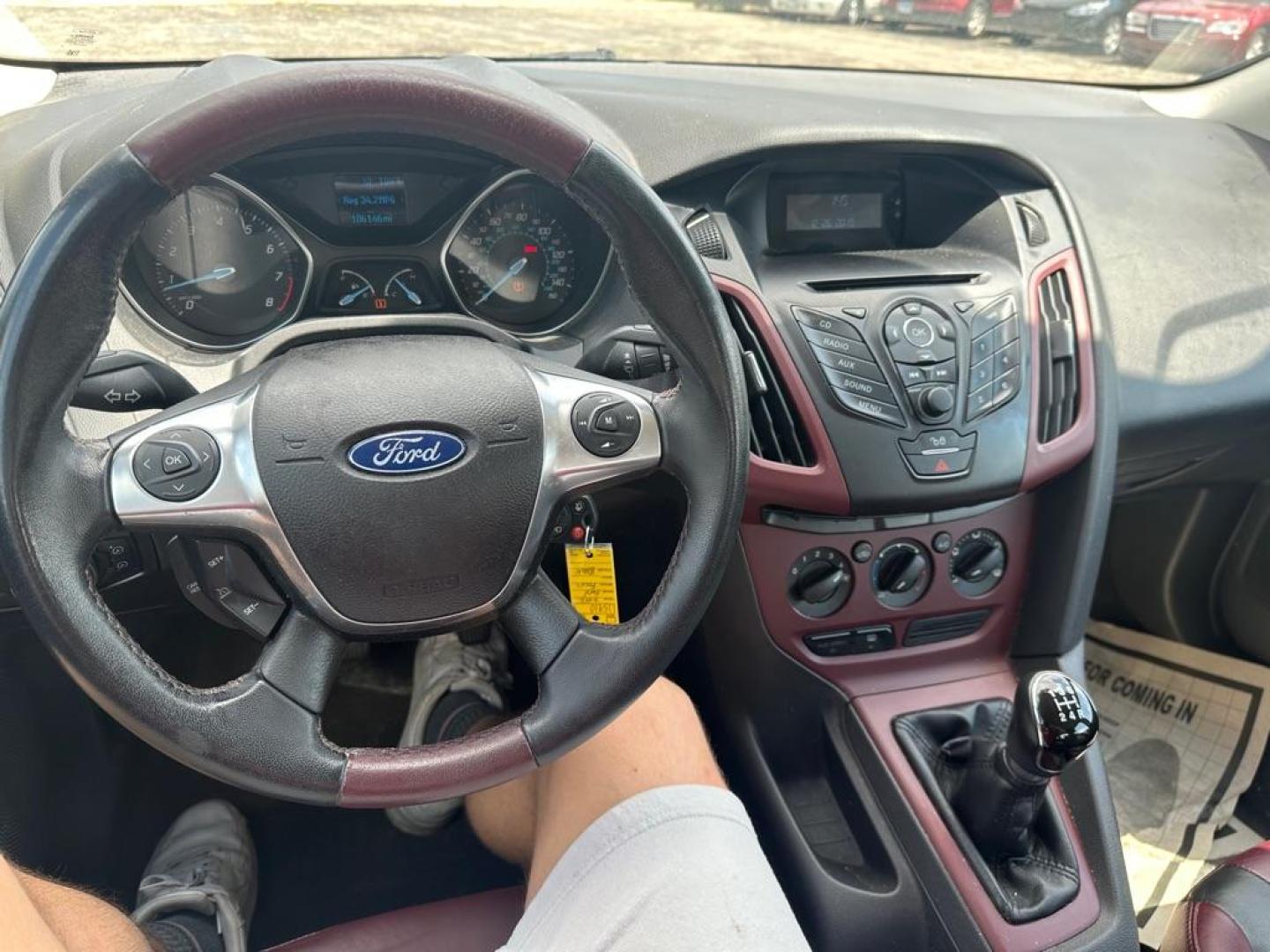 2012 BLACK FORD FOCUS SE (1FAHP3F2XCL) with an 2.0L engine, Automatic transmission, located at 1708 Broadway, Rockford, IL, 61104, (815) 397-5010, 42.252522, -89.069359 - Photo#12