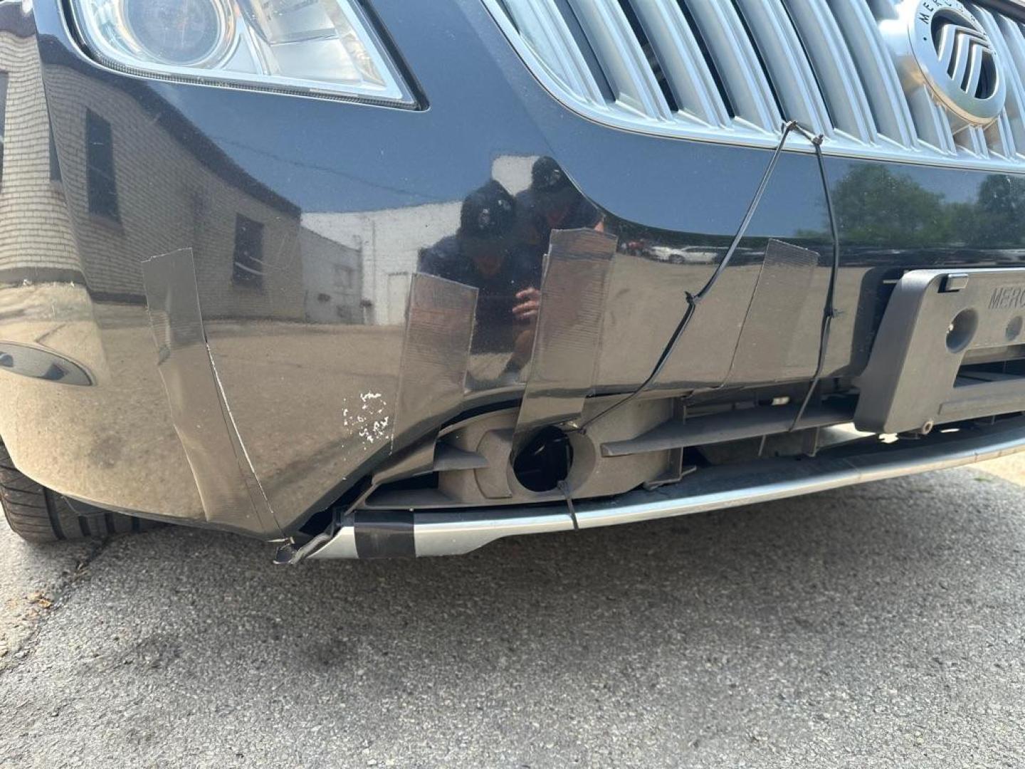 2011 BLACK MERCURY MILAN PREMIER (3MEHM0JG4BR) with an 3.0L engine, Automatic transmission, located at 1708 Broadway, Rockford, IL, 61104, (815) 397-5010, 42.252522, -89.069359 - Photo#2