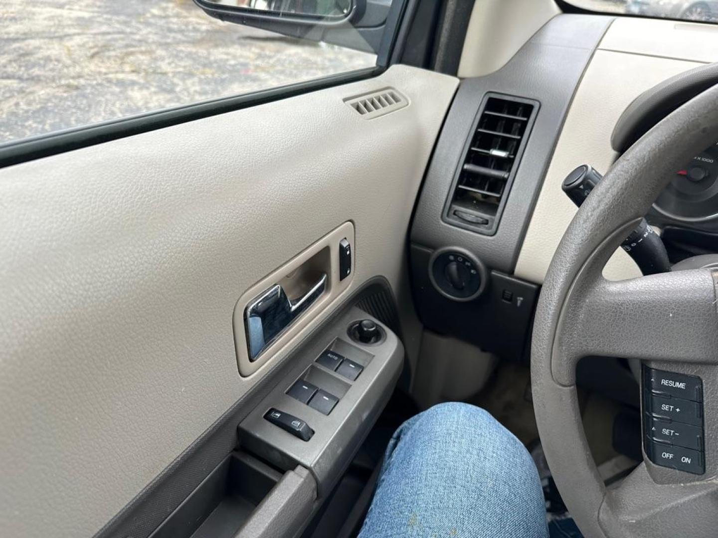 2007 RED FORD EDGE SE (2FMDK46C17B) with an 3.5L engine, Automatic transmission, located at 1708 Broadway, Rockford, IL, 61104, (815) 397-5010, 42.252522, -89.069359 - Photo#12
