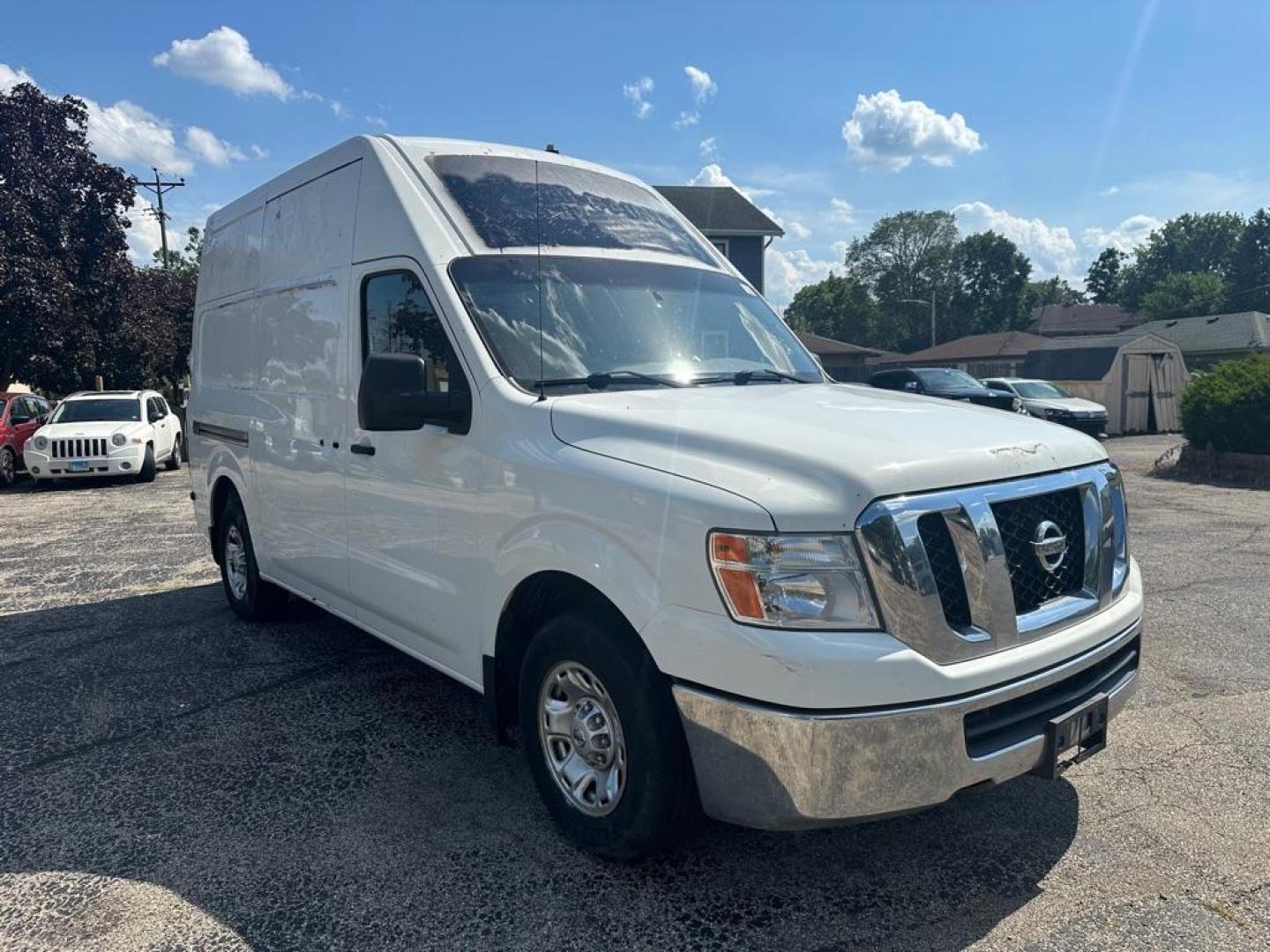 2013 WHITE NISSAN NV 2500 (1N6BF0LX0DN) with an 4.0L engine, Automatic transmission, located at 1708 Broadway, Rockford, IL, 61104, (815) 397-5010, 42.252522, -89.069359 - Photo#4