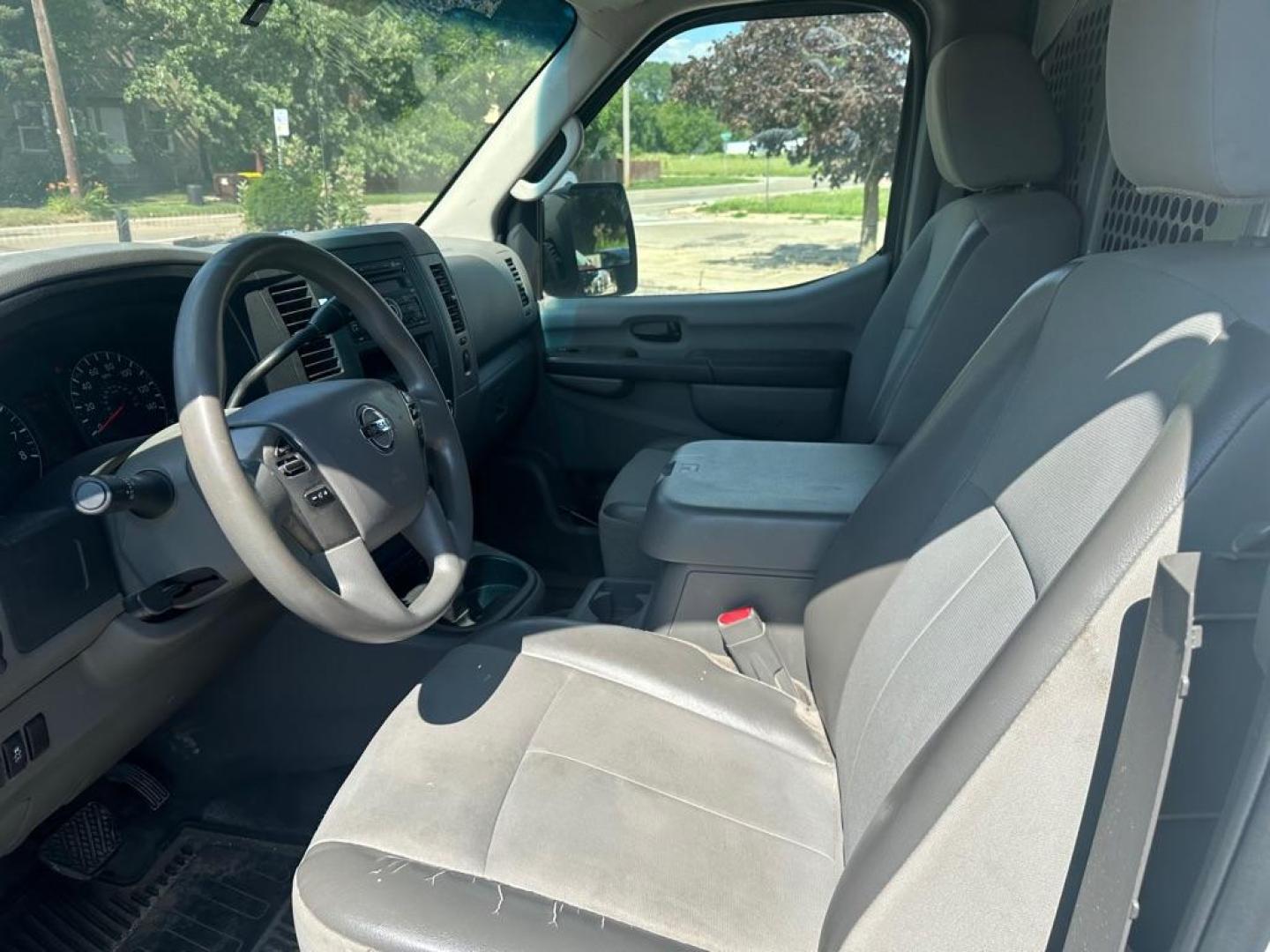 2013 WHITE NISSAN NV 2500 (1N6BF0LX0DN) with an 4.0L engine, Automatic transmission, located at 1708 Broadway, Rockford, IL, 61104, (815) 397-5010, 42.252522, -89.069359 - Photo#8