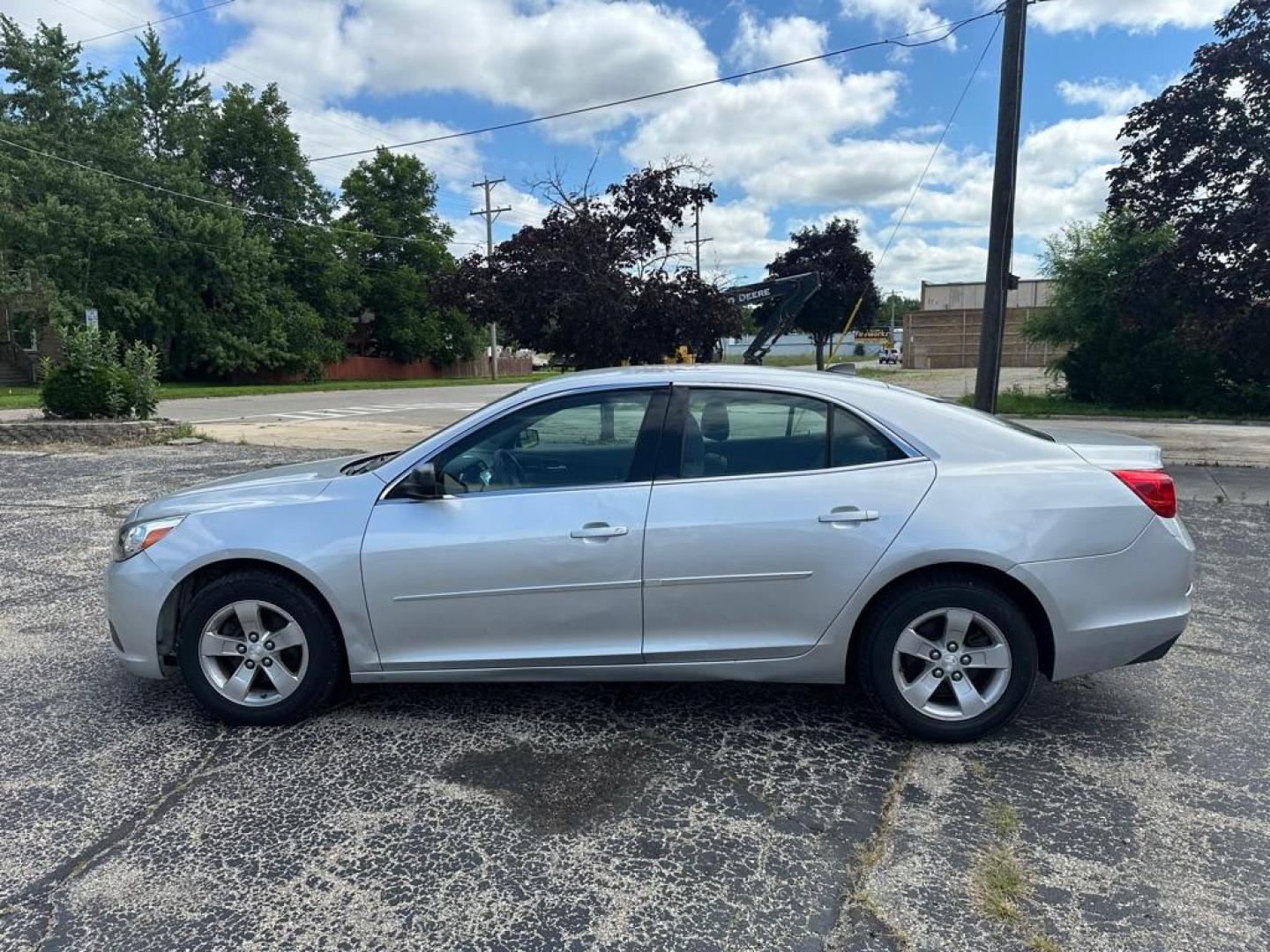 2013 SILVER CHEVROLET MALIBU LS (1G11B5SA2DF) with an 2.5L engine, Automatic transmission, located at 1708 Broadway, Rockford, IL, 61104, (815) 397-5010, 42.252522, -89.069359 - Photo#1