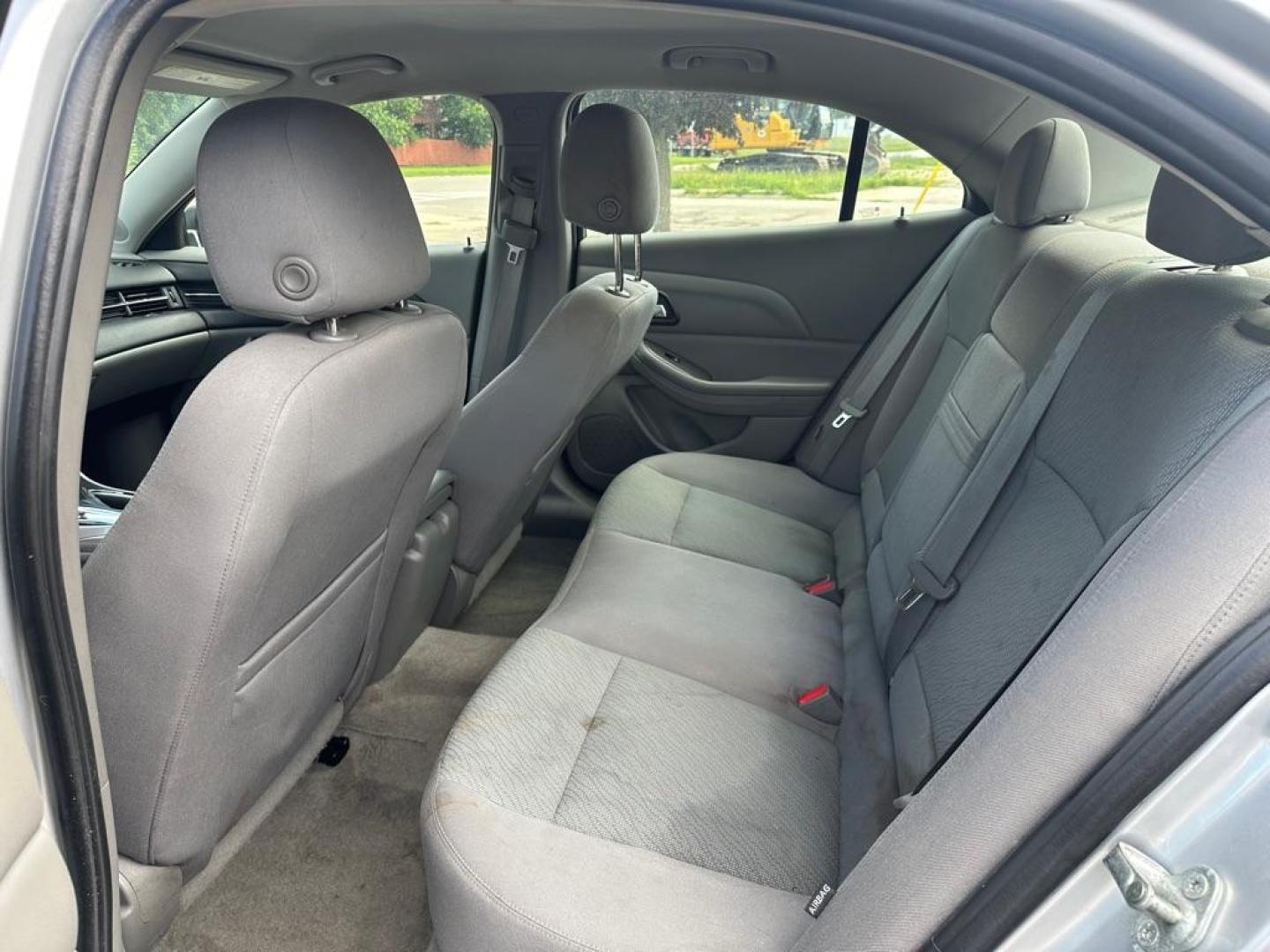 2013 SILVER CHEVROLET MALIBU LS (1G11B5SA2DF) with an 2.5L engine, Automatic transmission, located at 1708 Broadway, Rockford, IL, 61104, (815) 397-5010, 42.252522, -89.069359 - Photo#10