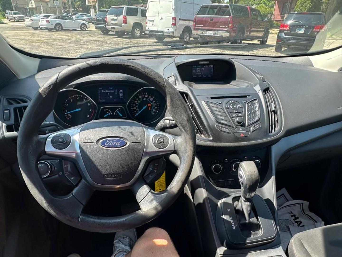 2013 WHITE FORD ESCAPE S (1FMCU0F70DU) with an 2.5L engine, Automatic transmission, located at 1708 Broadway, Rockford, IL, 61104, (815) 397-5010, 42.252522, -89.069359 - Photo#10