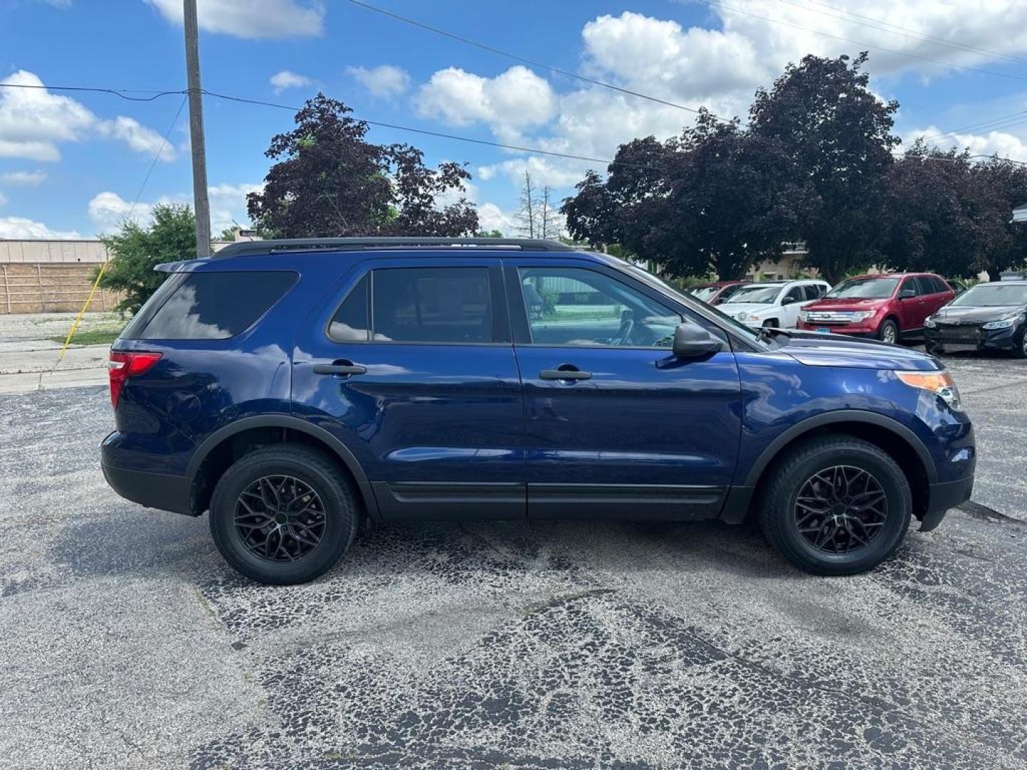 2011 BLUE FORD EXPLORER (1FMHK8B80BG) with an 3.5L engine, Automatic transmission, located at 1708 Broadway, Rockford, IL, 61104, (815) 397-5010, 42.252522, -89.069359 - Photo#2