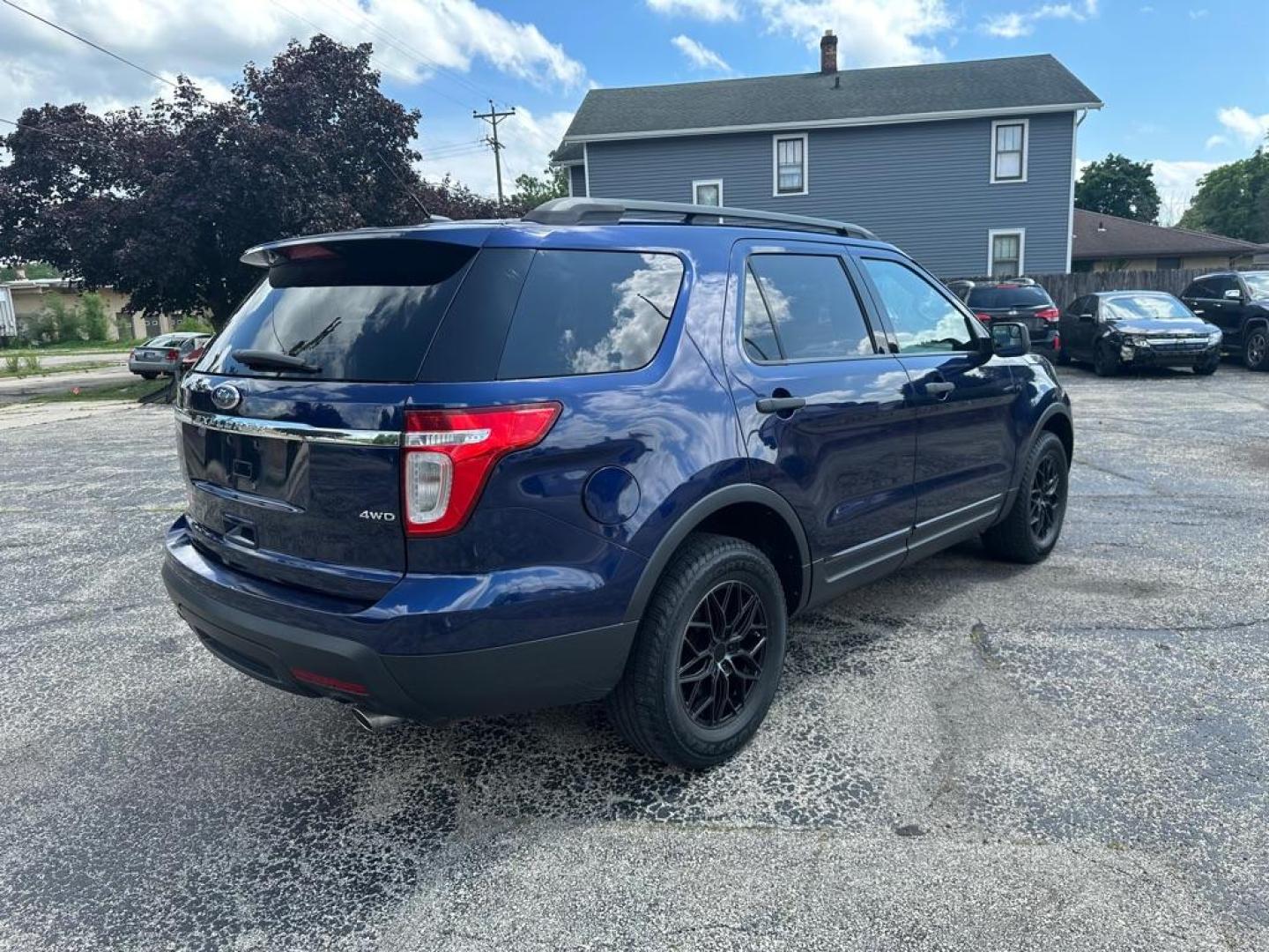 2011 BLUE FORD EXPLORER (1FMHK8B80BG) with an 3.5L engine, Automatic transmission, located at 1708 Broadway, Rockford, IL, 61104, (815) 397-5010, 42.252522, -89.069359 - Photo#3
