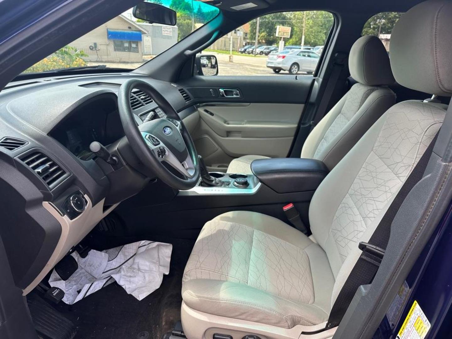 2011 BLUE FORD EXPLORER (1FMHK8B80BG) with an 3.5L engine, Automatic transmission, located at 1708 Broadway, Rockford, IL, 61104, (815) 397-5010, 42.252522, -89.069359 - Photo#10