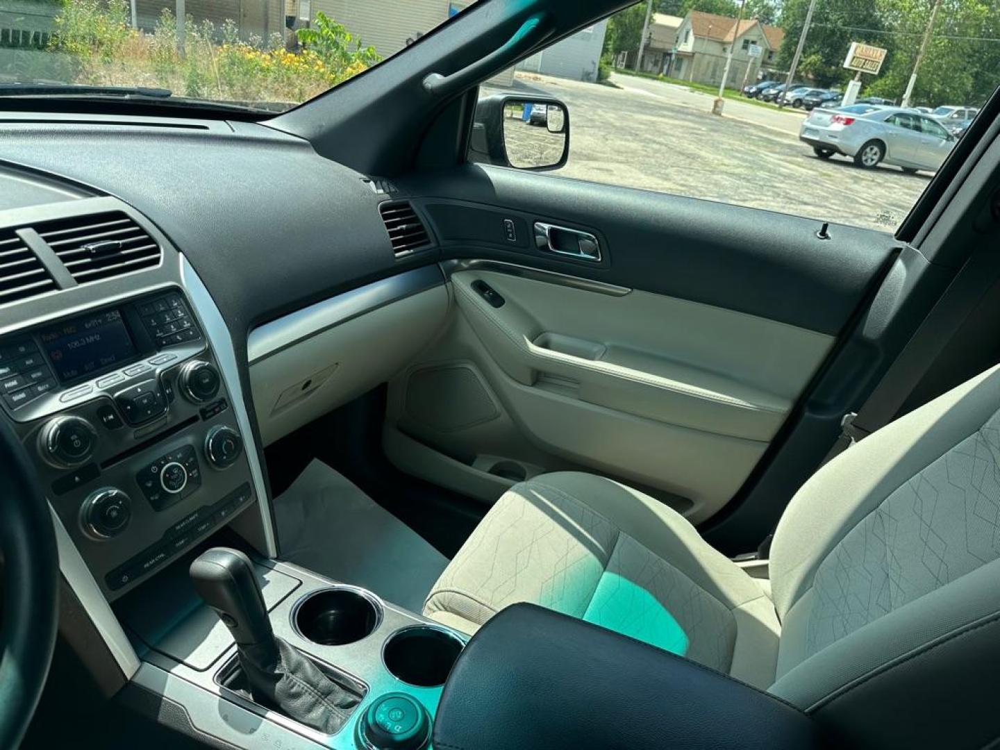 2011 BLUE FORD EXPLORER (1FMHK8B80BG) with an 3.5L engine, Automatic transmission, located at 1708 Broadway, Rockford, IL, 61104, (815) 397-5010, 42.252522, -89.069359 - Photo#14