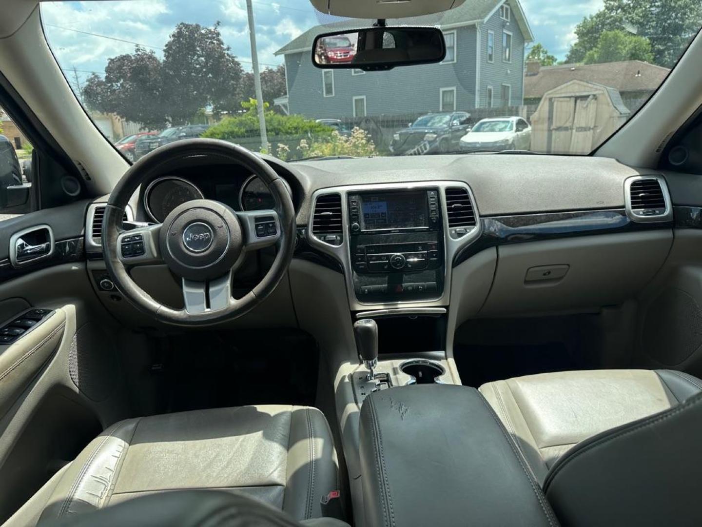 2011 BLUE JEEP GRAND CHEROKEE LAREDO (1J4RR4GGXBC) with an 3.6L engine, Automatic transmission, located at 1708 Broadway, Rockford, IL, 61104, (815) 397-5010, 42.252522, -89.069359 - Photo#8