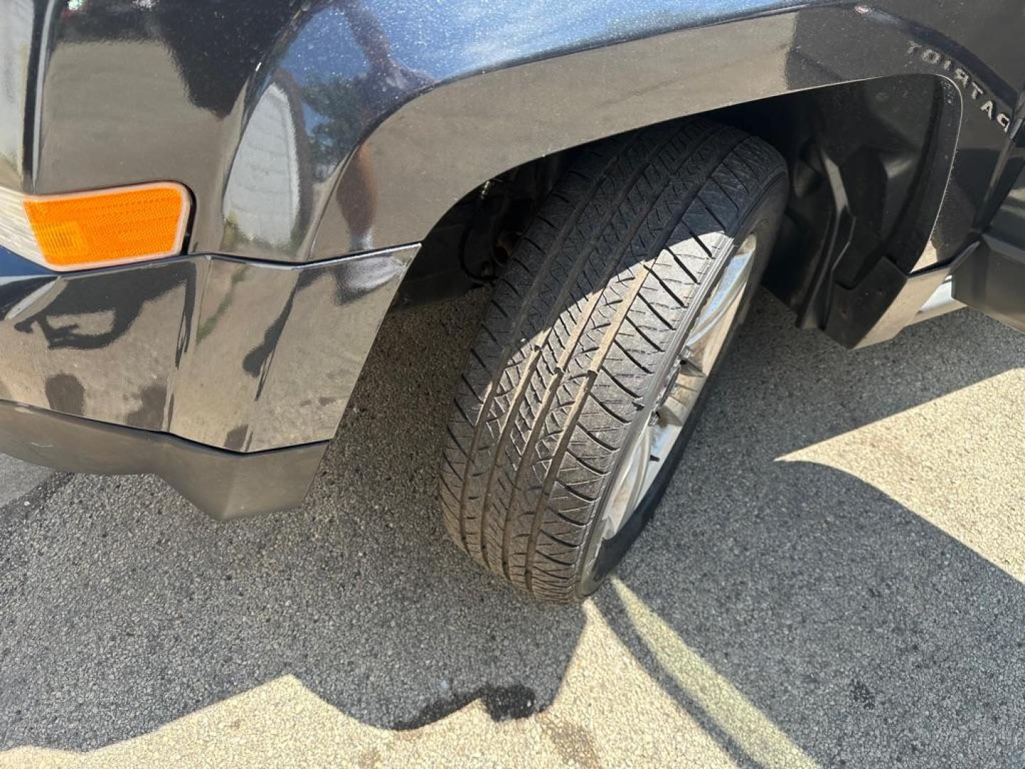 2014 GRAY JEEP PATRIOT LATITUDE (1C4NJRFB0ED) with an 2.4L engine, Continuously Variable transmission, located at 1708 Broadway, Rockford, IL, 61104, (815) 397-5010, 42.252522, -89.069359 - Photo#13
