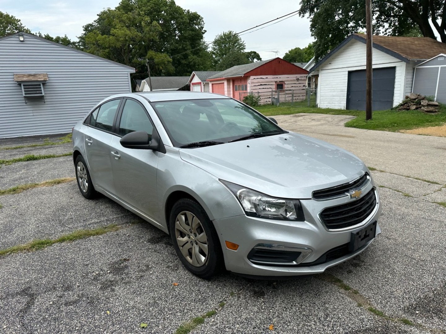 2016 SILVER CHEVROLET CRUZE LIMITED LS (1G1PC5SH2G7) with an 1.8L engine, Automatic transmission, located at 1708 Broadway, Rockford, IL, 61104, (815) 397-5010, 42.252522, -89.069359- Photo#2