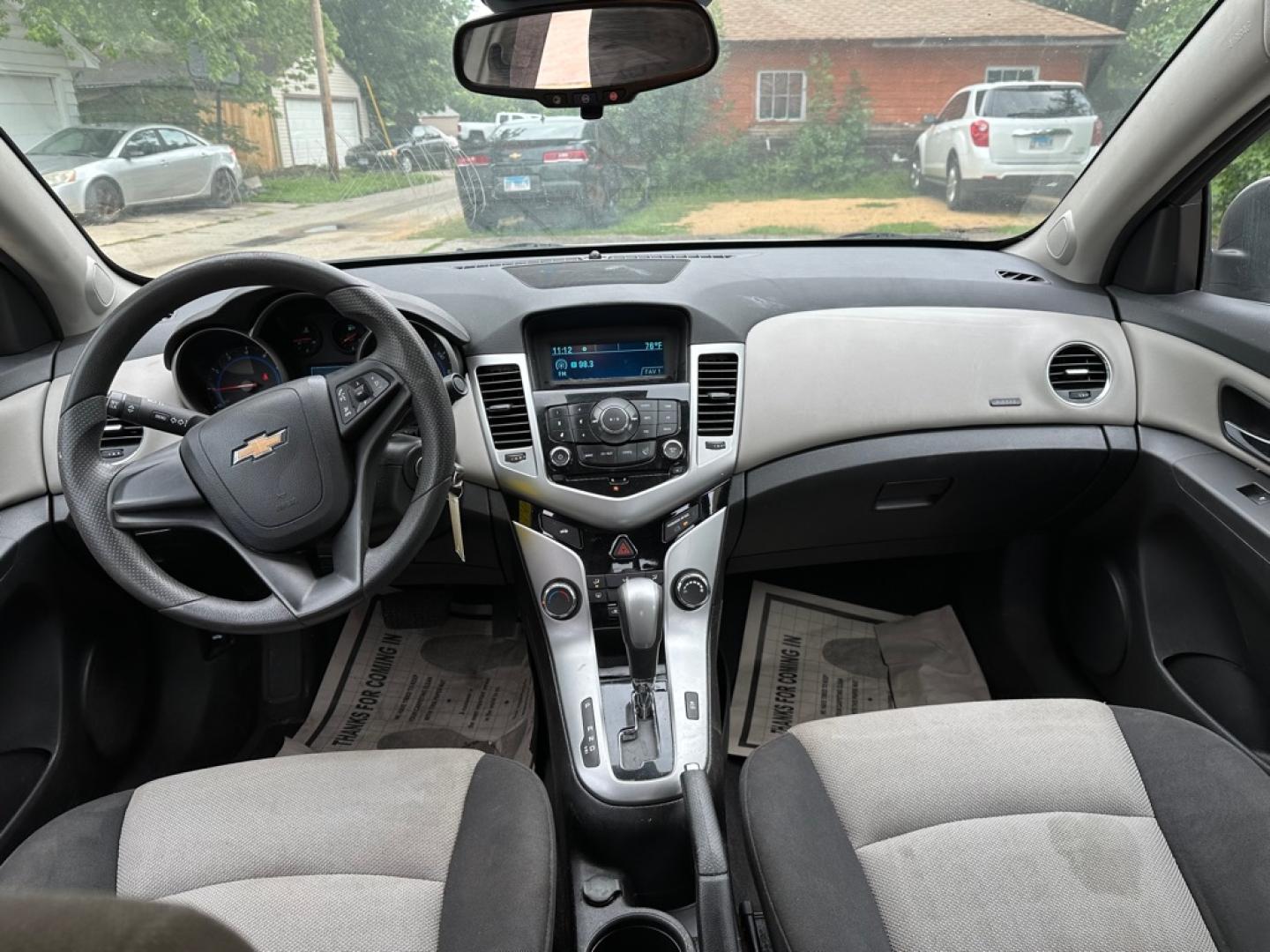 2016 SILVER CHEVROLET CRUZE LIMITED LS (1G1PC5SH2G7) with an 1.8L engine, Automatic transmission, located at 1708 Broadway, Rockford, IL, 61104, (815) 397-5010, 42.252522, -89.069359- Photo#8