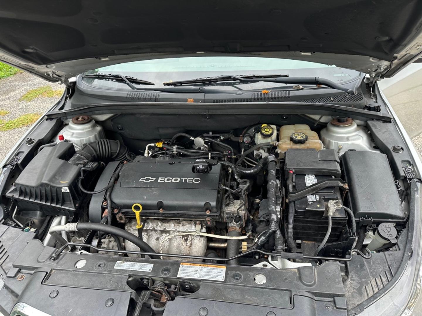 2016 SILVER CHEVROLET CRUZE LIMITED LS (1G1PC5SH2G7) with an 1.8L engine, Automatic transmission, located at 1708 Broadway, Rockford, IL, 61104, (815) 397-5010, 42.252522, -89.069359- Photo#15