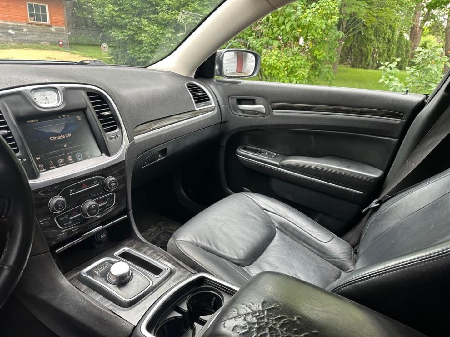 2015 GRAY CHRYSLER 300 LIMITED (2C3CCAAG8FH) with an 3.6L engine, Automatic transmission, located at 1708 Broadway, Rockford, IL, 61104, (815) 397-5010, 42.252522, -89.069359 - Photo#12