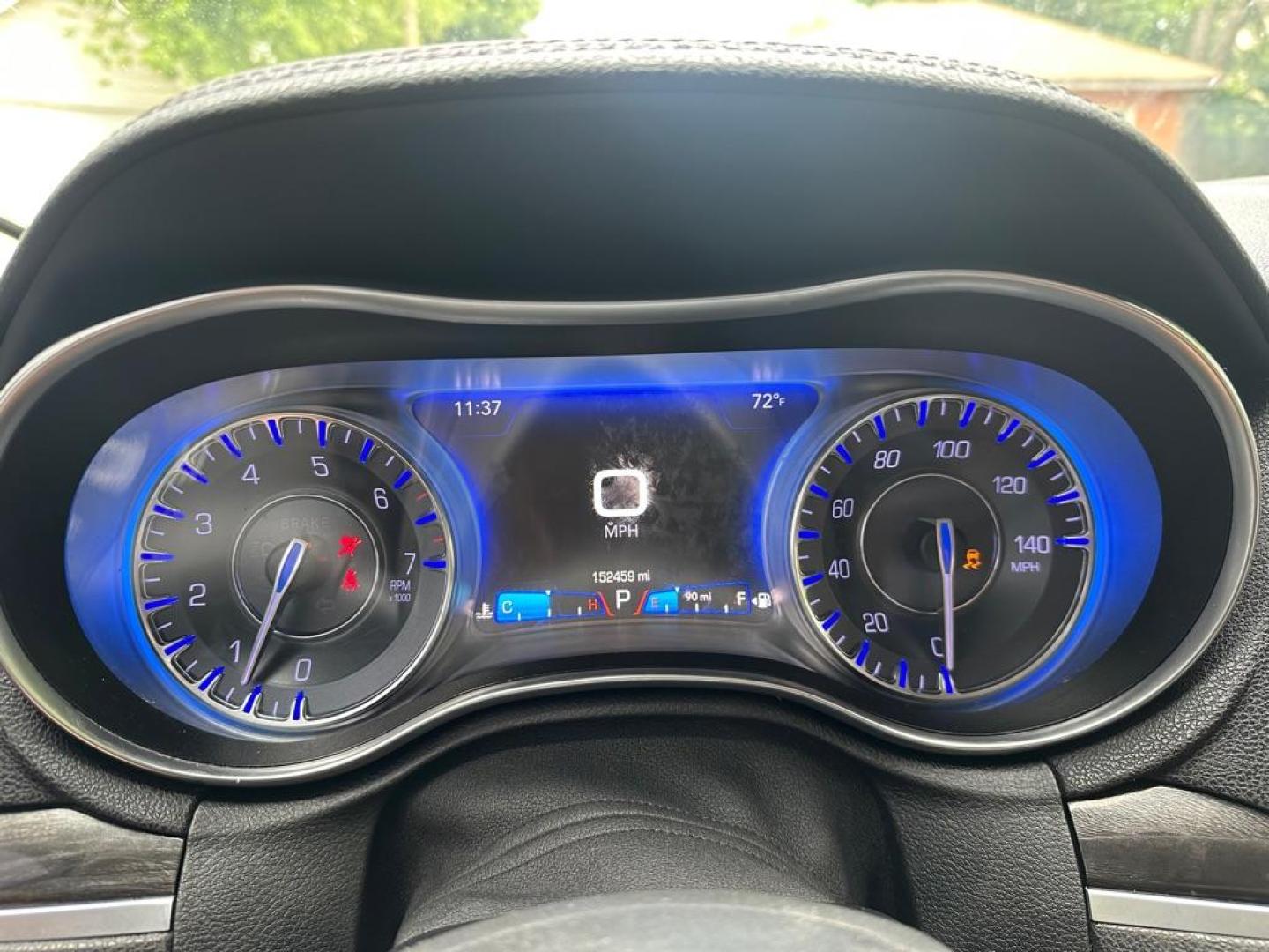 2015 GRAY CHRYSLER 300 LIMITED (2C3CCAAG8FH) with an 3.6L engine, Automatic transmission, located at 1708 Broadway, Rockford, IL, 61104, (815) 397-5010, 42.252522, -89.069359 - Photo#13
