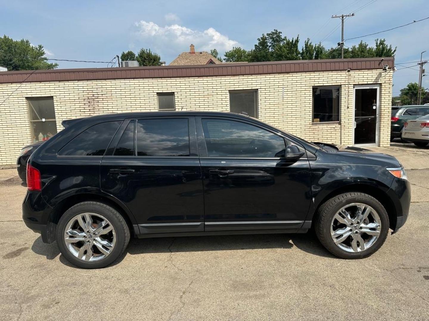2012 BLACK FORD EDGE SEL (2FMDK4JC1CB) with an 3.5L engine, Automatic transmission, located at 1708 Broadway, Rockford, IL, 61104, (815) 397-5010, 42.252522, -89.069359 - Photo#3