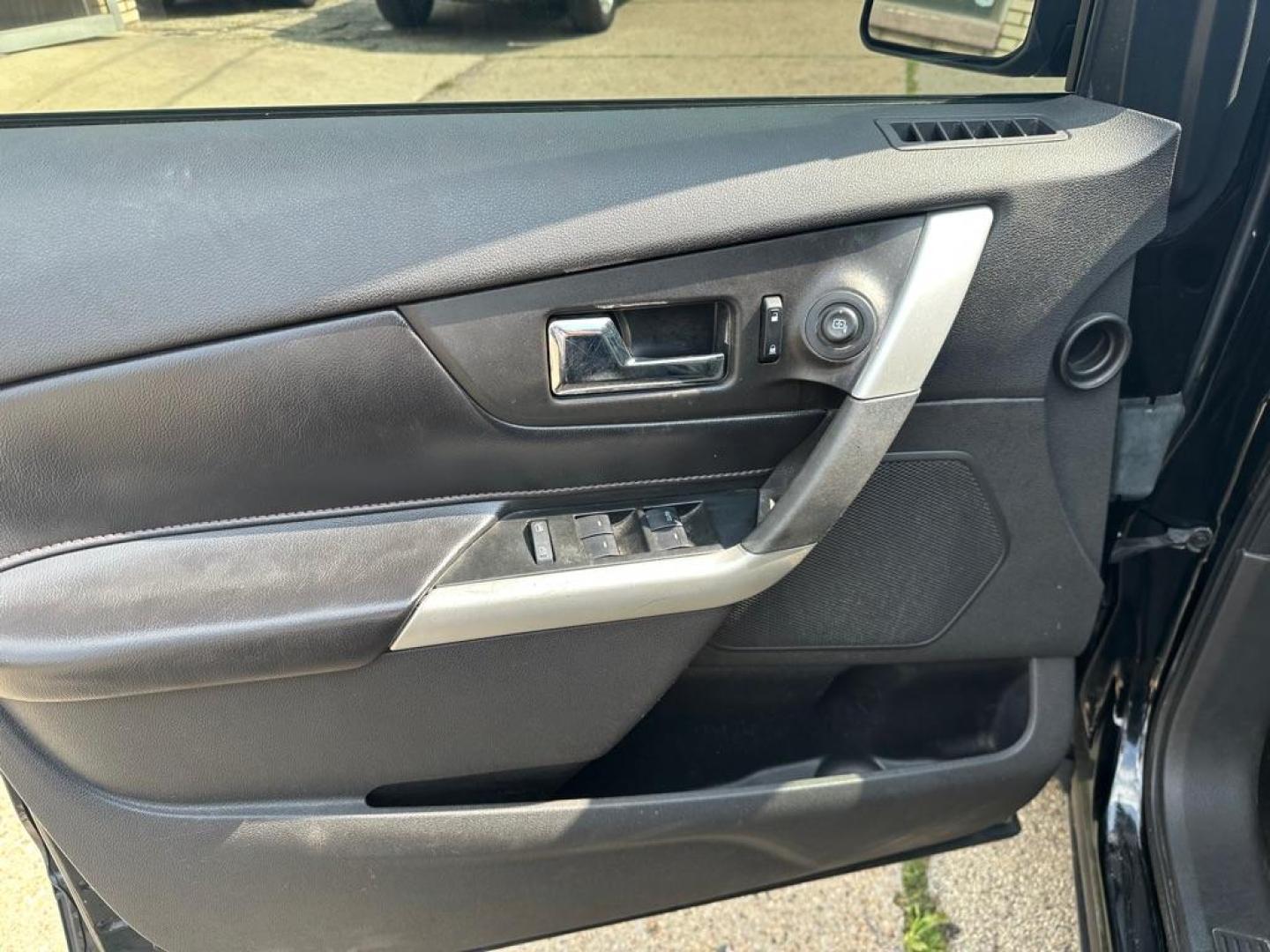 2012 BLACK FORD EDGE SEL (2FMDK4JC1CB) with an 3.5L engine, Automatic transmission, located at 1708 Broadway, Rockford, IL, 61104, (815) 397-5010, 42.252522, -89.069359 - Photo#12