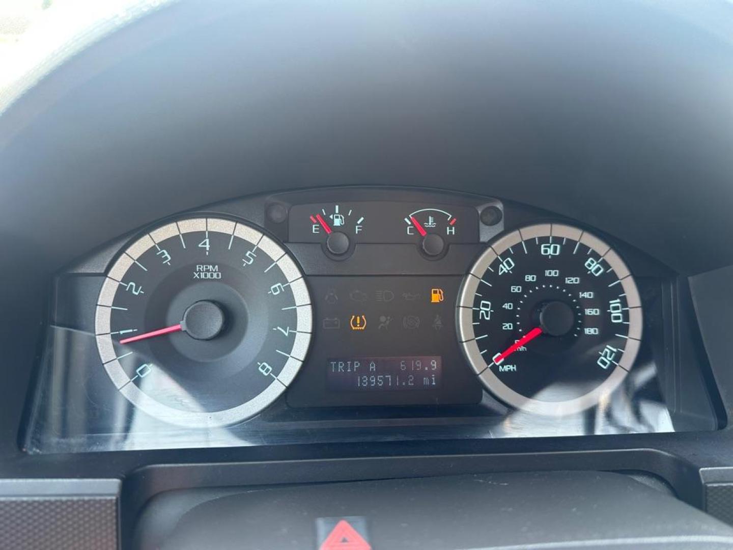 2010 BLACK FORD ESCAPE XLT (1FMCU0DG3AK) with an 3.0L engine, Automatic transmission, located at 1708 Broadway, Rockford, IL, 61104, (815) 397-5010, 42.252522, -89.069359 - Photo#12