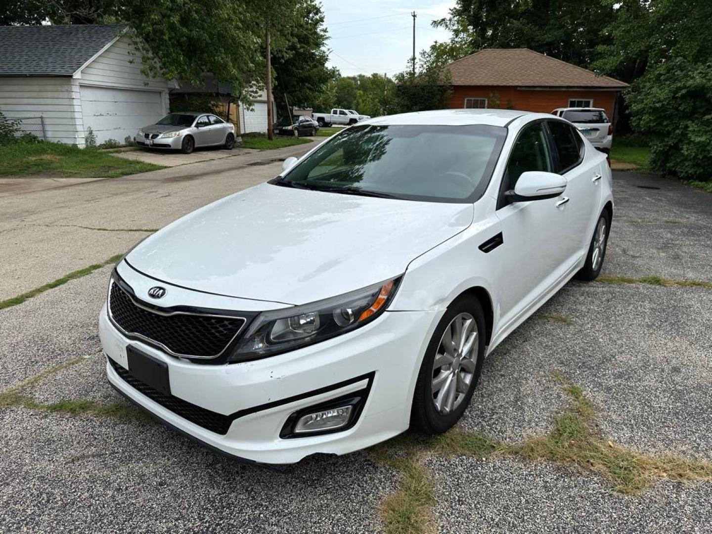 2015 WHITE KIA OPTIMA EX (5XXGN4A73FG) with an 2.4L engine, Automatic transmission, located at 1708 Broadway, Rockford, IL, 61104, (815) 397-5010, 42.252522, -89.069359 - Photo#0