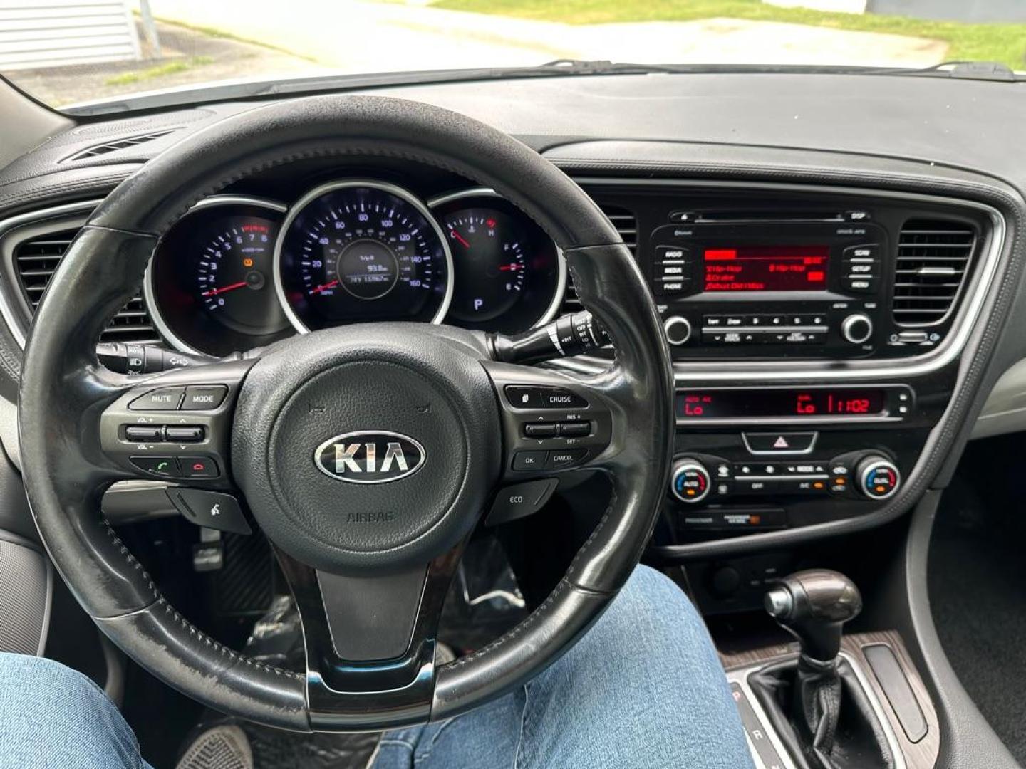 2015 WHITE KIA OPTIMA EX (5XXGN4A73FG) with an 2.4L engine, Automatic transmission, located at 1708 Broadway, Rockford, IL, 61104, (815) 397-5010, 42.252522, -89.069359 - Photo#11
