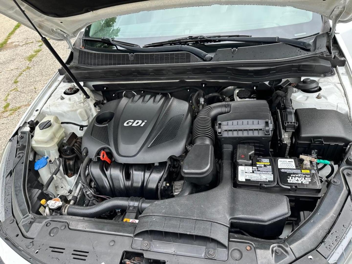 2015 WHITE KIA OPTIMA EX (5XXGN4A73FG) with an 2.4L engine, Automatic transmission, located at 1708 Broadway, Rockford, IL, 61104, (815) 397-5010, 42.252522, -89.069359 - Photo#16