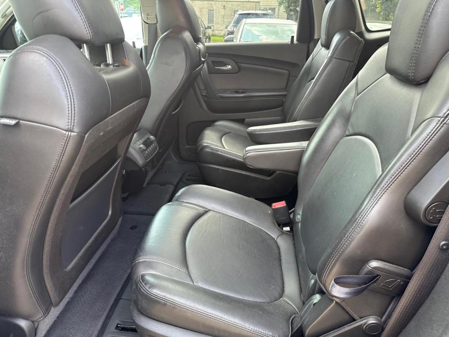 2010 BLACK CHEVROLET TRAVERSE LT (1GNLVGED1AJ) with an 3.6L engine, Automatic transmission, located at 1708 Broadway, Rockford, IL, 61104, (815) 397-5010, 42.252522, -89.069359 - Photo#8