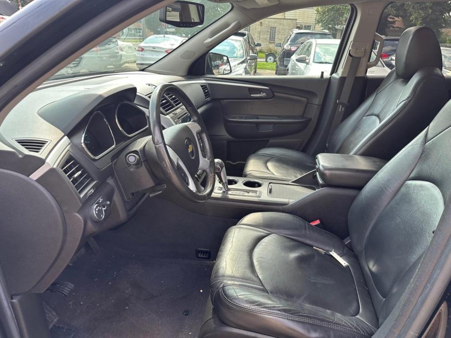 2010 BLACK CHEVROLET TRAVERSE LT (1GNLVGED1AJ) with an 3.6L engine, Automatic transmission, located at 1708 Broadway, Rockford, IL, 61104, (815) 397-5010, 42.252522, -89.069359 - Photo#12
