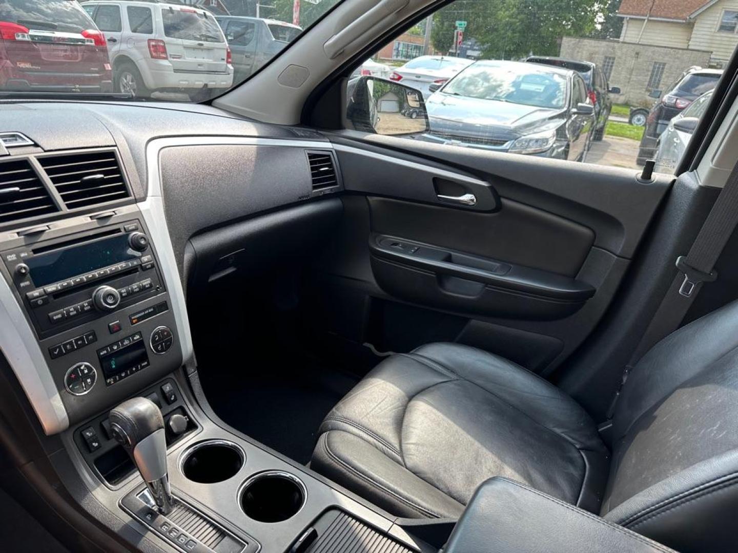 2010 BLACK CHEVROLET TRAVERSE LT (1GNLVGED1AJ) with an 3.6L engine, Automatic transmission, located at 1708 Broadway, Rockford, IL, 61104, (815) 397-5010, 42.252522, -89.069359 - Photo#15