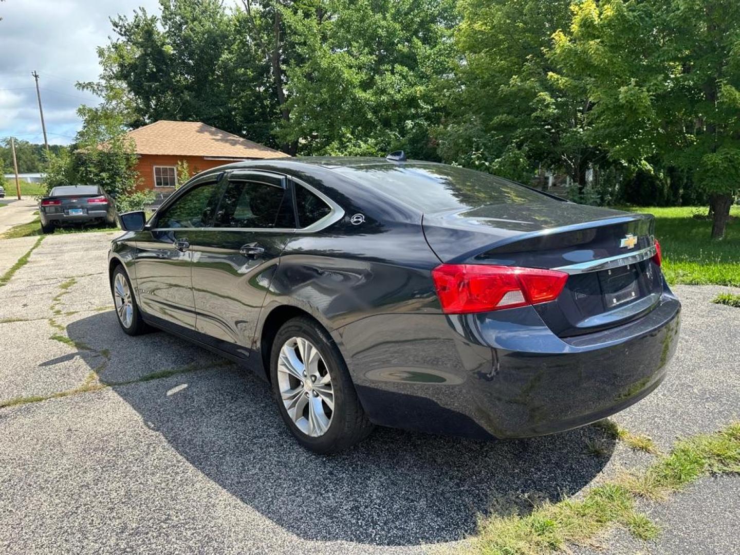 2014 BLUE CHEVROLET IMPALA LT (2G1125S38E9) with an 3.6L engine, Automatic transmission, located at 1708 Broadway, Rockford, IL, 61104, (815) 397-5010, 42.252522, -89.069359 - Photo#5