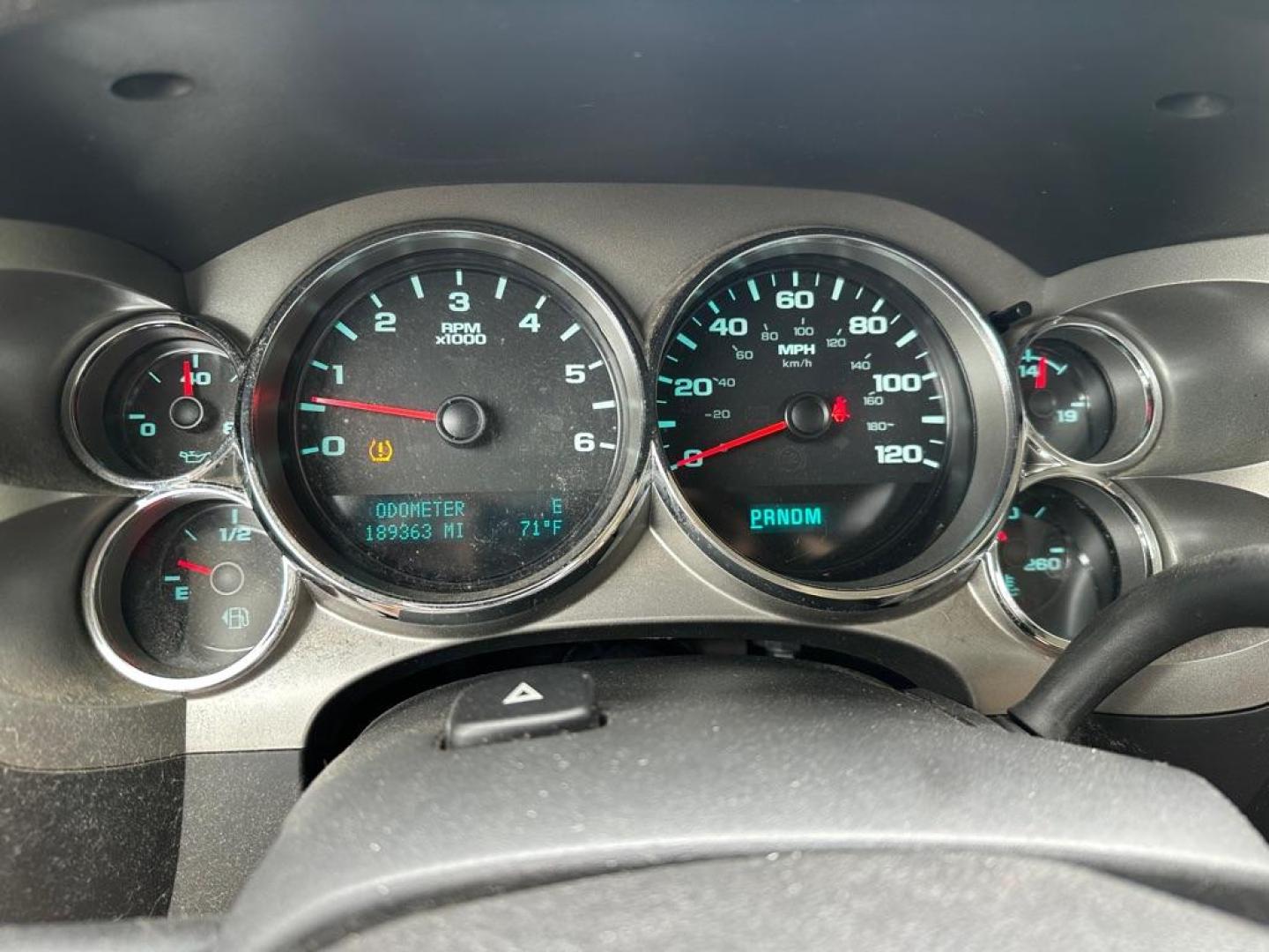 2011 BLUE CHEVROLET SILVERADO 1500 LT (3GCPKSE33BG) with an 5.3L engine, Automatic transmission, located at 1708 Broadway, Rockford, IL, 61104, (815) 397-5010, 42.252522, -89.069359 - Photo#12
