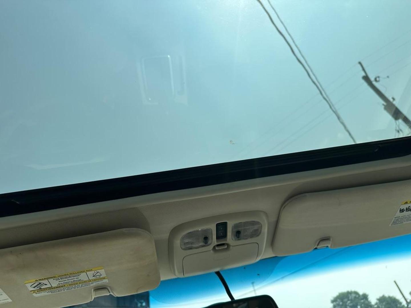 2012 WHITE FORD ESCAPE XLT (1FMCU9DG8CK) with an 3.0L engine, Automatic transmission, located at 1708 Broadway, Rockford, IL, 61104, (815) 397-5010, 42.252522, -89.069359 - Photo#14
