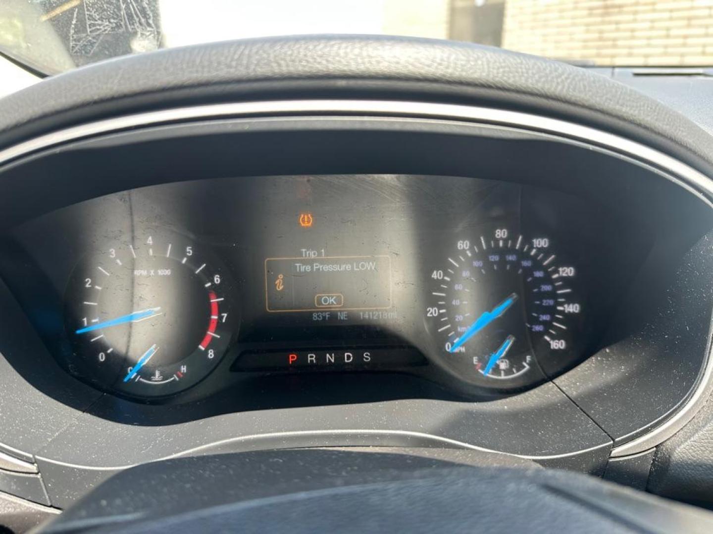 2015 WHITE FORD FUSION SE (3FA6P0H7XFR) with an 2.5L engine, Automatic transmission, located at 1708 Broadway, Rockford, IL, 61104, (815) 397-5010, 42.252522, -89.069359 - Photo#11