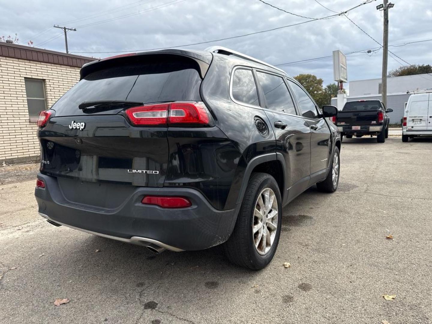 2014 BLACK JEEP CHEROKEE LIMITED (1C4PJMDS7EW) with an 3.2L engine, Automatic transmission, located at 1708 Broadway, Rockford, IL, 61104, (815) 397-5010, 42.252522, -89.069359 - Photo#7