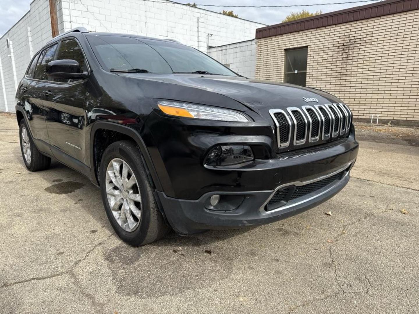 2014 BLACK JEEP CHEROKEE LIMITED (1C4PJMDS7EW) with an 3.2L engine, Automatic transmission, located at 1708 Broadway, Rockford, IL, 61104, (815) 397-5010, 42.252522, -89.069359 - Photo#8