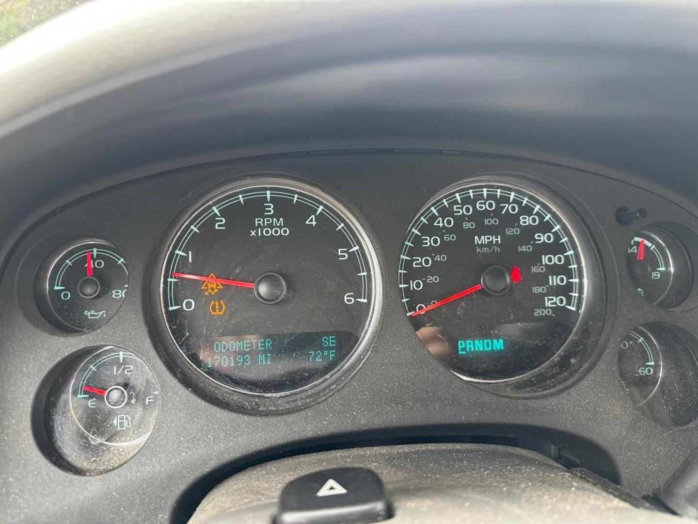 2011 GRAY CHEVROLET TAHOE 1500 LT (1GNSKBE05BR) with an 5.3L engine, Automatic transmission, located at 1708 Broadway, Rockford, IL, 61104, (815) 397-5010, 42.252522, -89.069359 - Photo#12