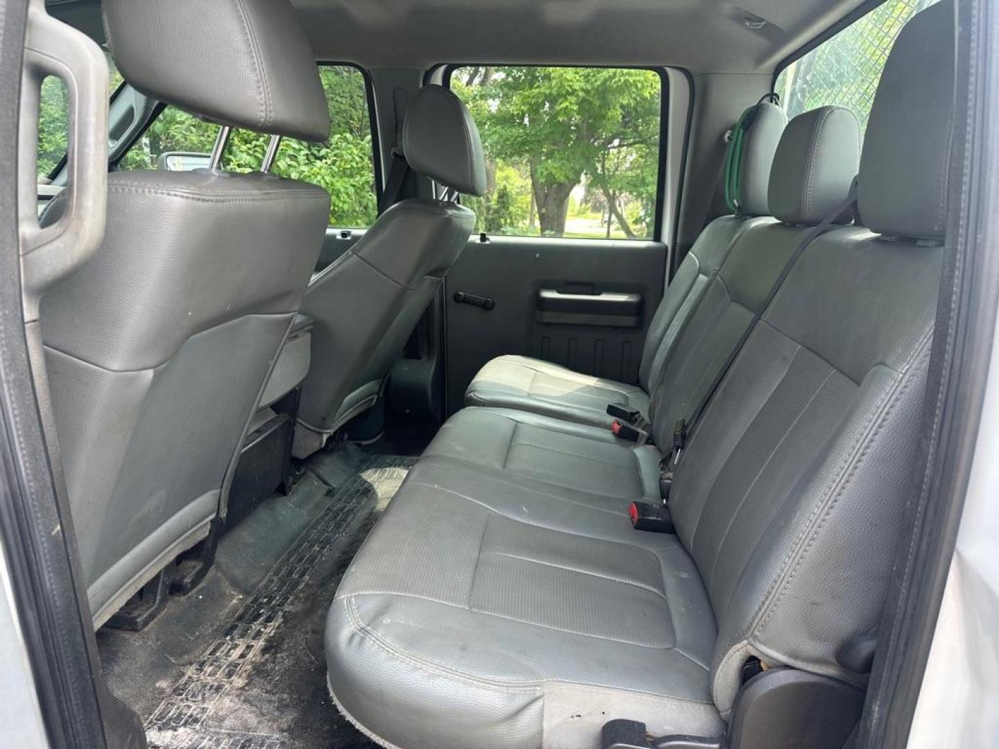 2012 WHITE FORD F350 SUPER DUTY (1FD8W3H62CE) with an 6.2L engine, Automatic transmission, located at 1708 Broadway, Rockford, IL, 61104, (815) 397-5010, 42.252522, -89.069359 - Photo#8