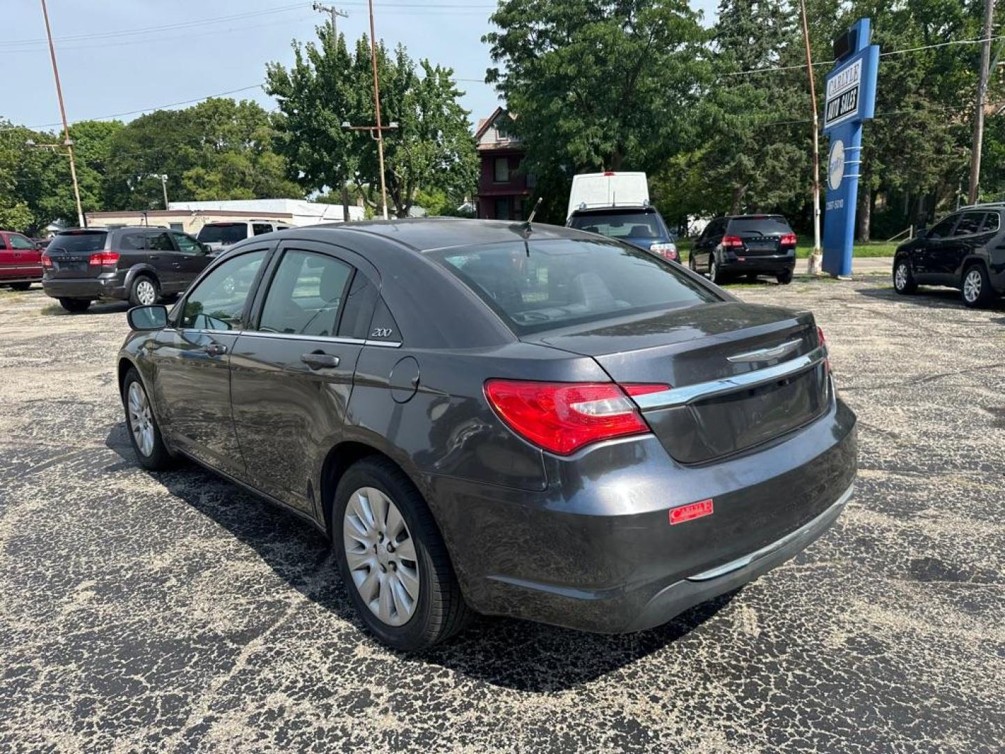 2014 GRAY CHRYSLER 200 LX (1C3CCBAB7EN) with an 2.4L engine, Automatic transmission, located at 1708 Broadway, Rockford, IL, 61104, (815) 397-5010, 42.252522, -89.069359 - Photo#5