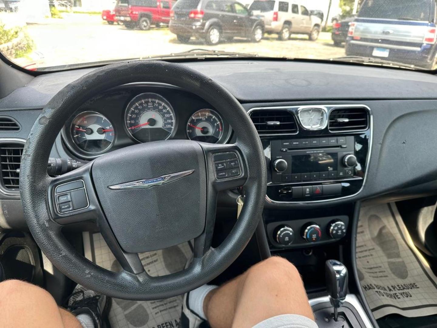2014 GRAY CHRYSLER 200 LX (1C3CCBAB7EN) with an 2.4L engine, Automatic transmission, located at 1708 Broadway, Rockford, IL, 61104, (815) 397-5010, 42.252522, -89.069359 - Photo#10