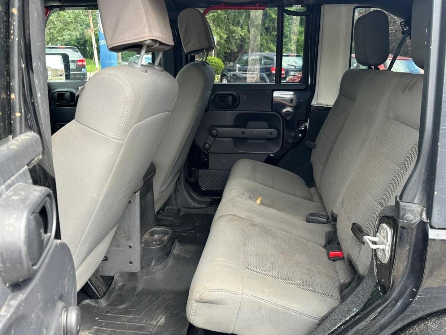 2008 BLACK JEEP WRANGLER UNLIMI RUBICON (1J4GA69178L) with an 3.8L engine, Automatic transmission, located at 1708 Broadway, Rockford, IL, 61104, (815) 397-5010, 42.252522, -89.069359 - Photo#8