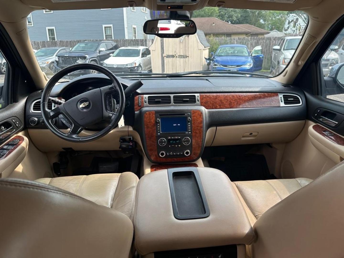 2007 BLUE CHEVROLET SUBURBAN 1500 (1GNFK16377J) with an 5.3L engine, Automatic transmission, located at 1708 Broadway, Rockford, IL, 61104, (815) 397-5010, 42.252522, -89.069359 - Photo#10