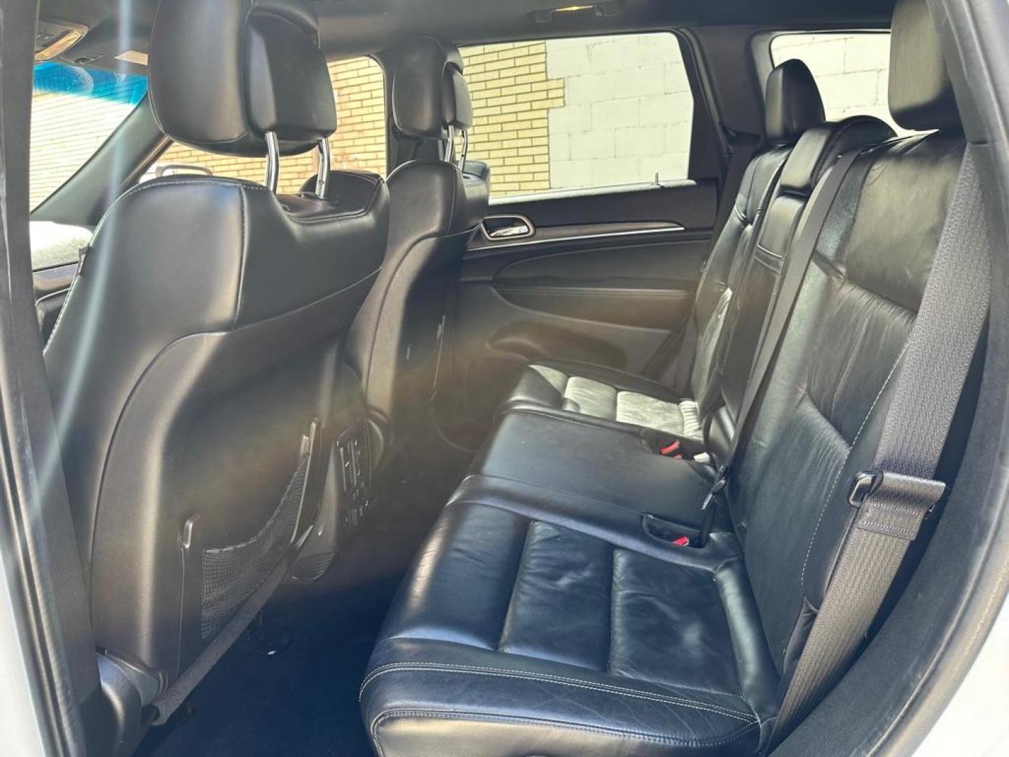 2014 WHITE JEEP GRAND CHEROKEE LIMITED (1C4RJFBG3EC) with an 3.6L engine, Automatic transmission, located at 1708 Broadway, Rockford, IL, 61104, (815) 397-5010, 42.252522, -89.069359 - Photo#8