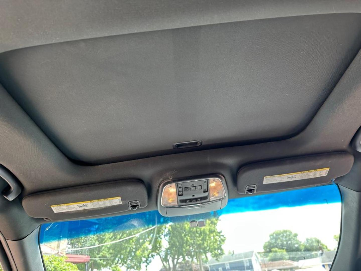 2014 WHITE JEEP GRAND CHEROKEE LIMITED (1C4RJFBG3EC) with an 3.6L engine, Automatic transmission, located at 1708 Broadway, Rockford, IL, 61104, (815) 397-5010, 42.252522, -89.069359 - Photo#10
