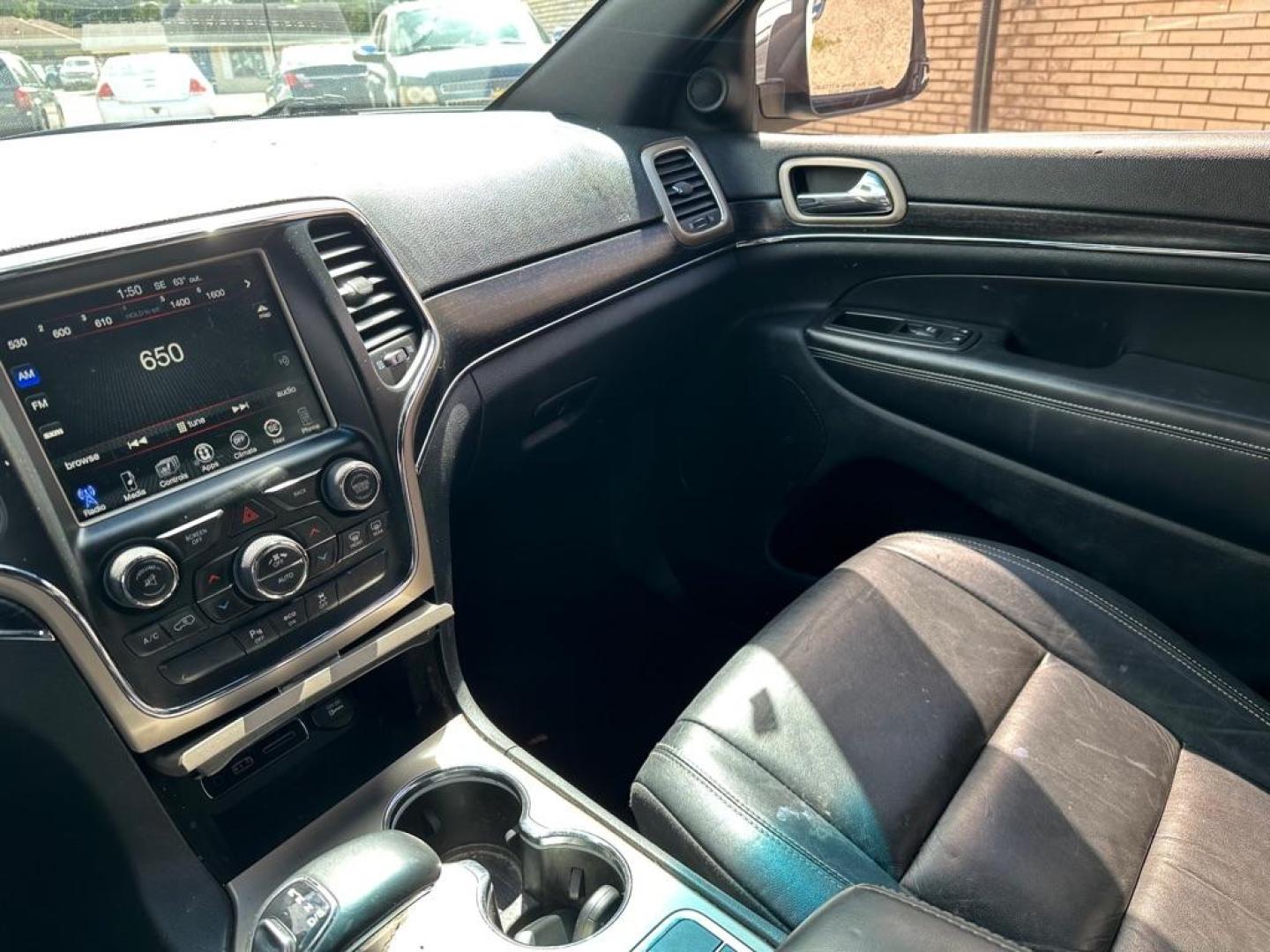 2014 WHITE JEEP GRAND CHEROKEE LIMITED (1C4RJFBG3EC) with an 3.6L engine, Automatic transmission, located at 1708 Broadway, Rockford, IL, 61104, (815) 397-5010, 42.252522, -89.069359 - Photo#12